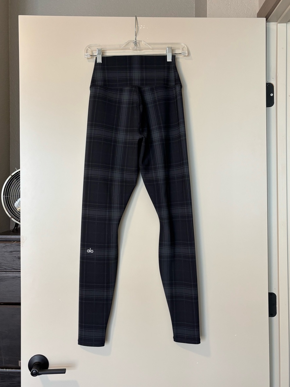ALO Yoga Vapor High Rise Leggings Black and Gray Plaid Pilates Yoga Activewear